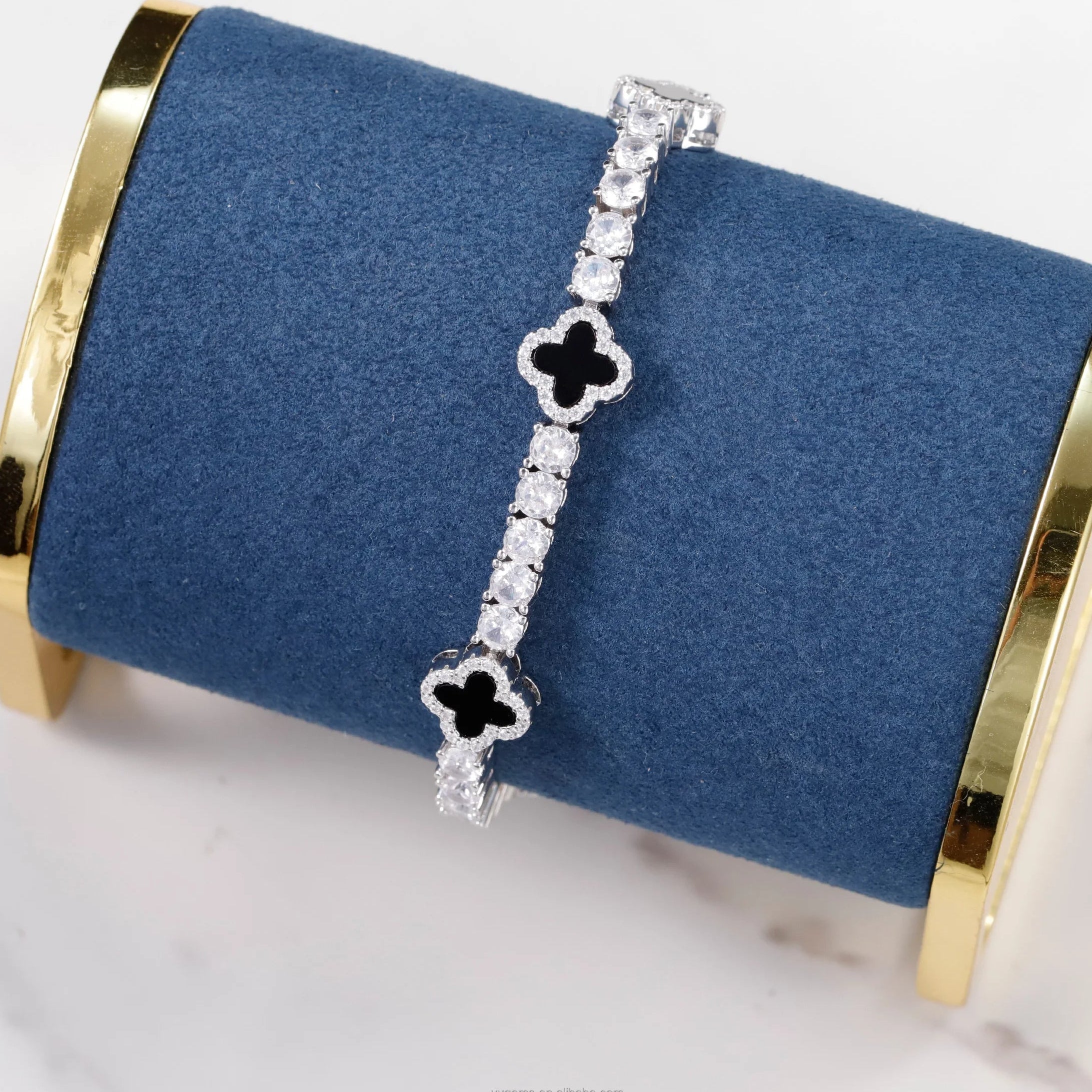 4mm Motif Tennis Armband