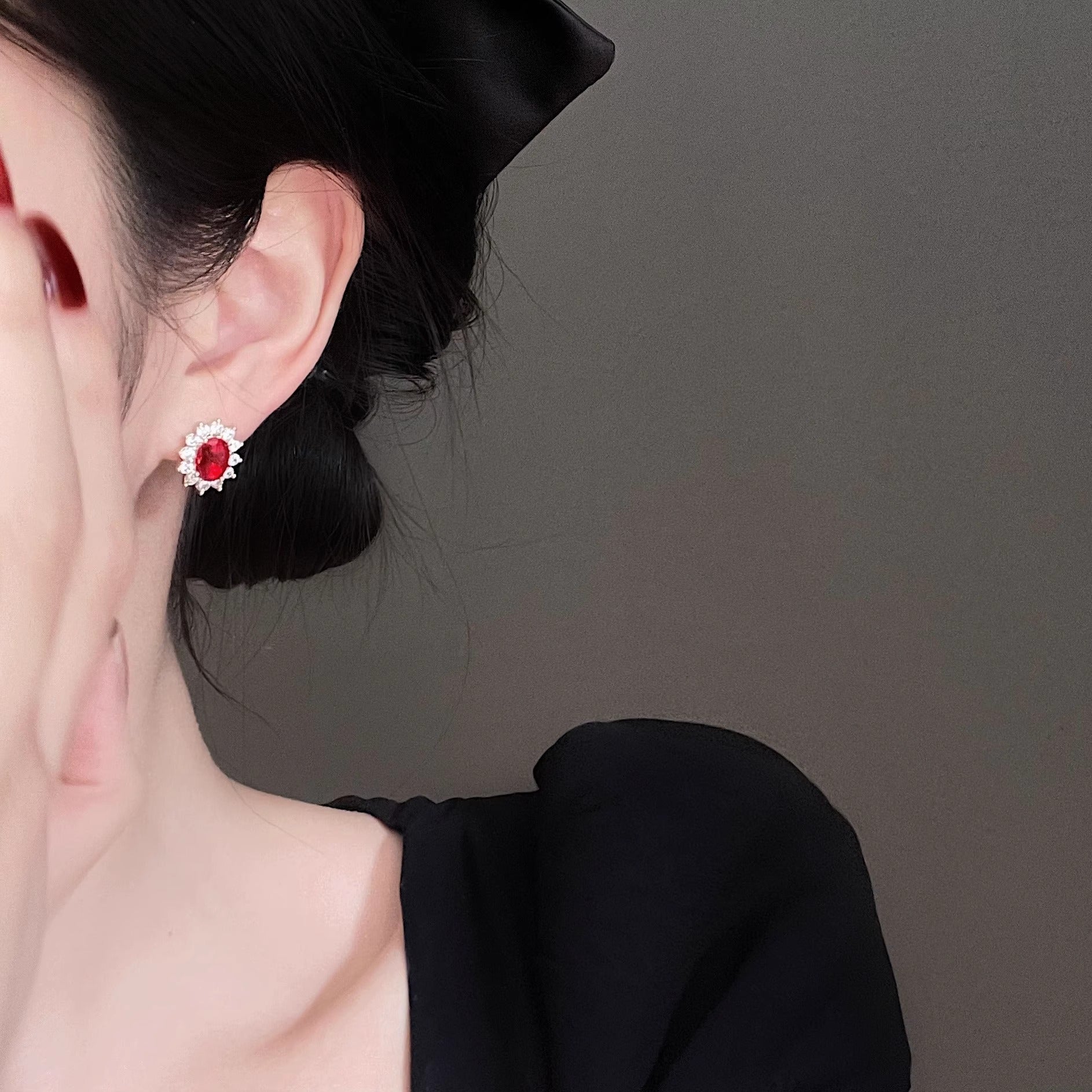 Romfärg Ruby Vintage Örhängen