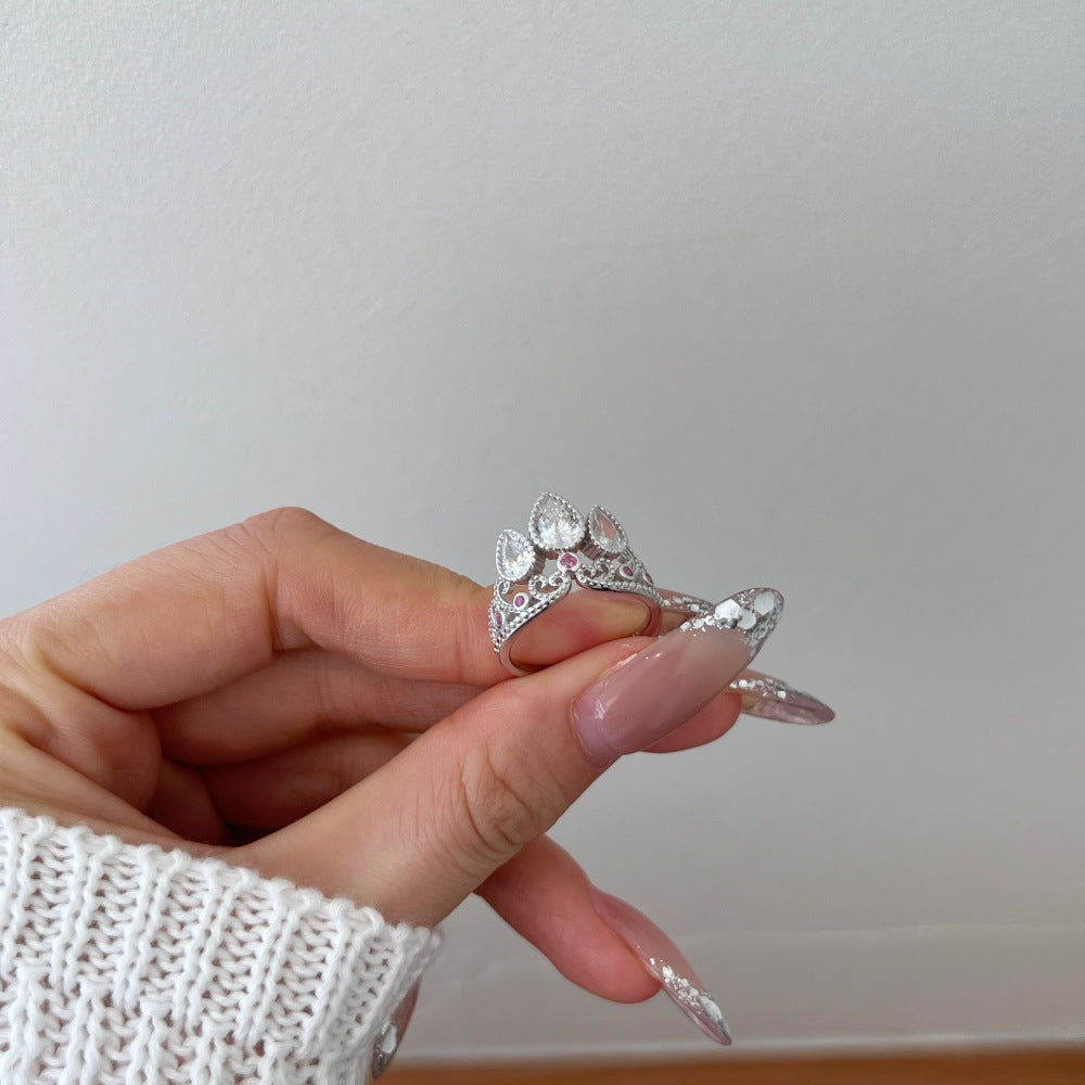 Kronstil Zircon Ring