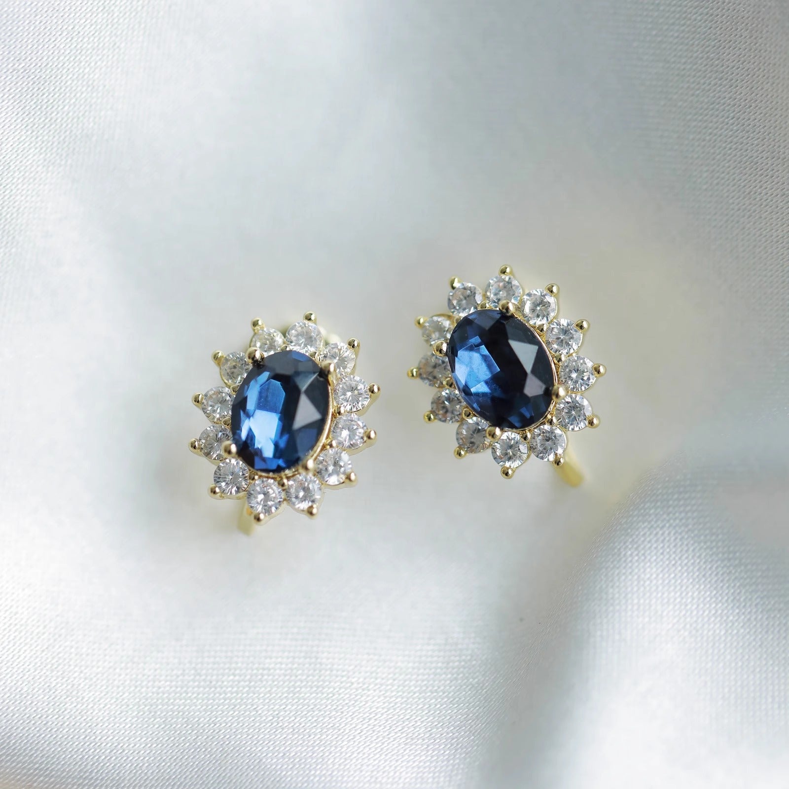 Romfärg Ruby Vintage Örhängen