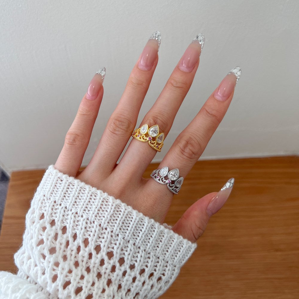 Kronstil Zircon Ring