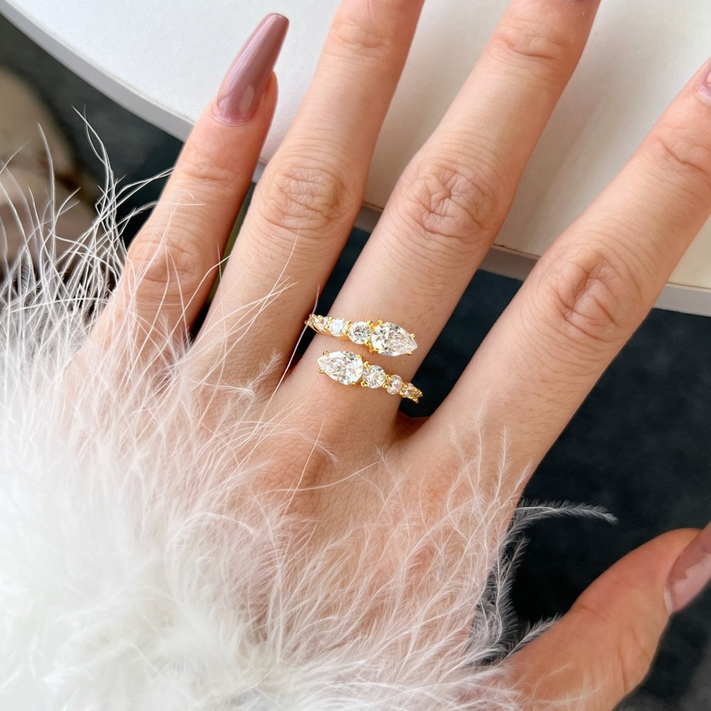 Päronformad Zircon Ring