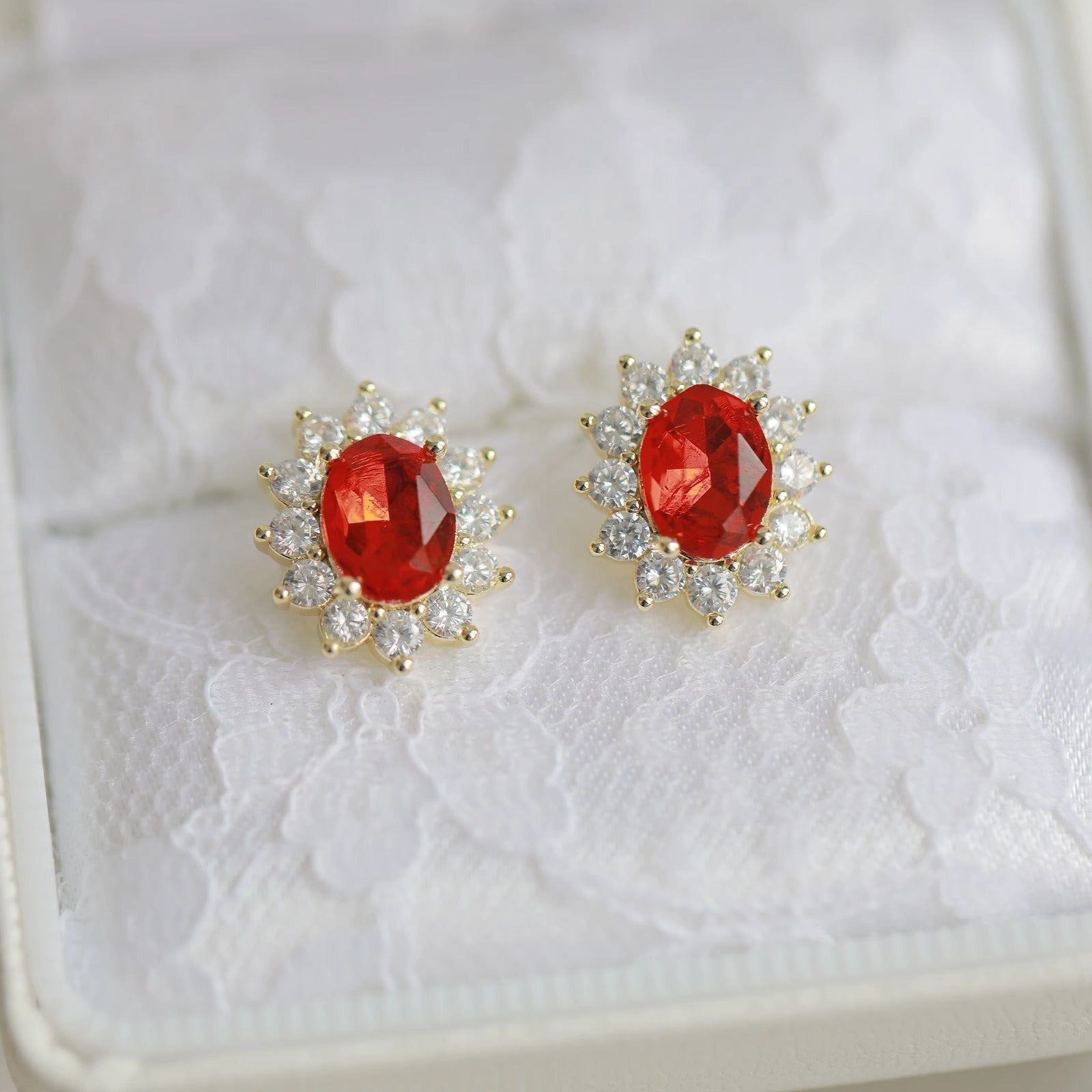 Romfärg Ruby Vintage Örhängen