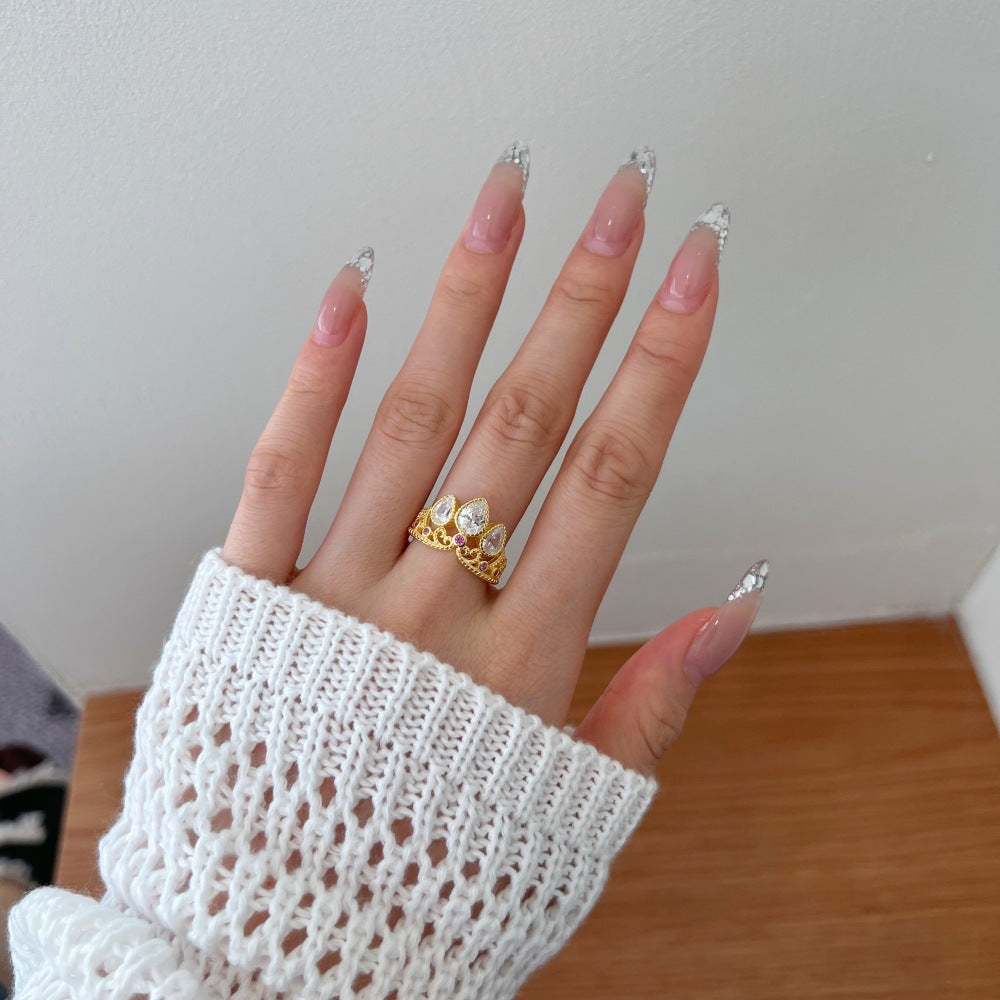 Kronstil Zircon Ring