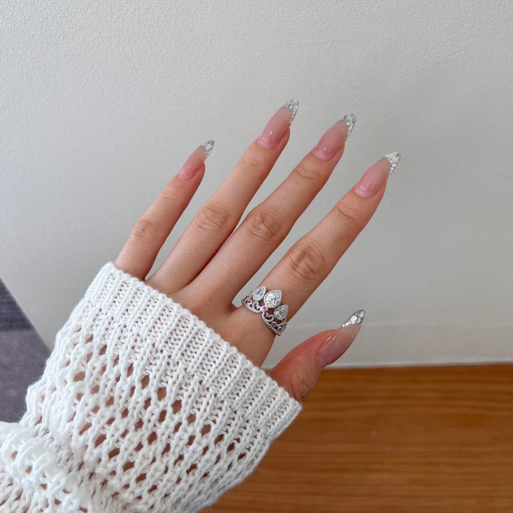 Kronstil Zircon Ring