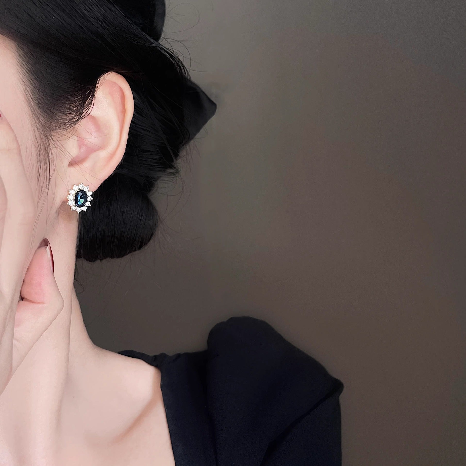 Romfärg Ruby Vintage Örhängen