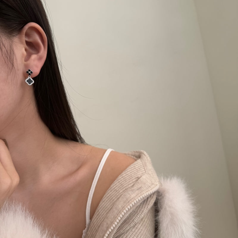 Svart Dubbis Örhängen