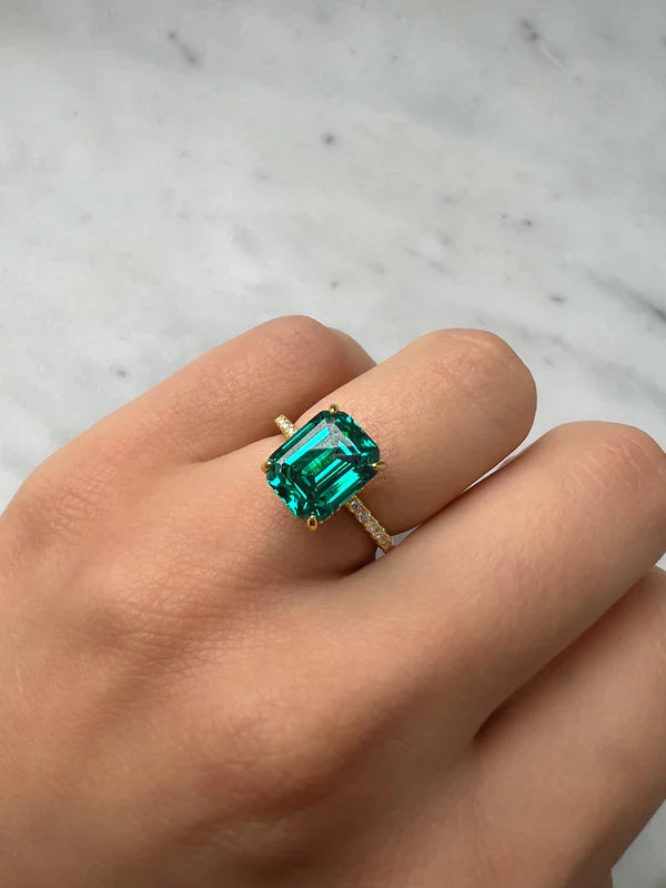 Emeralda Fellyso Ring